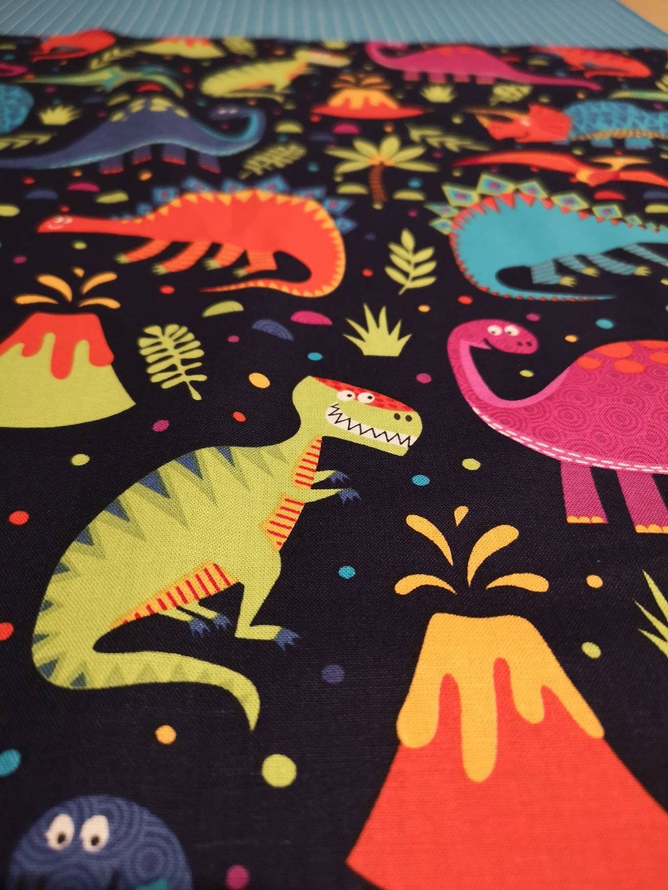 Animal print 100% cotton: dinosaurs, buzzy bees, flamingo, parrot, toucan, llama, children's cotton fabric, baby fabric