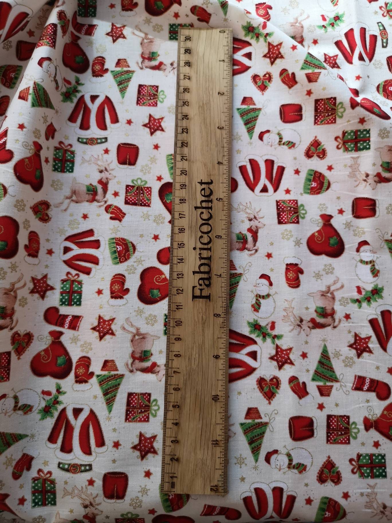 Christmas cotton fabric: Christmas trees, Holly, reindeer, gifts, presents, mittens, Santa Claus, Snow globe, bells, wreath, snowman, animal